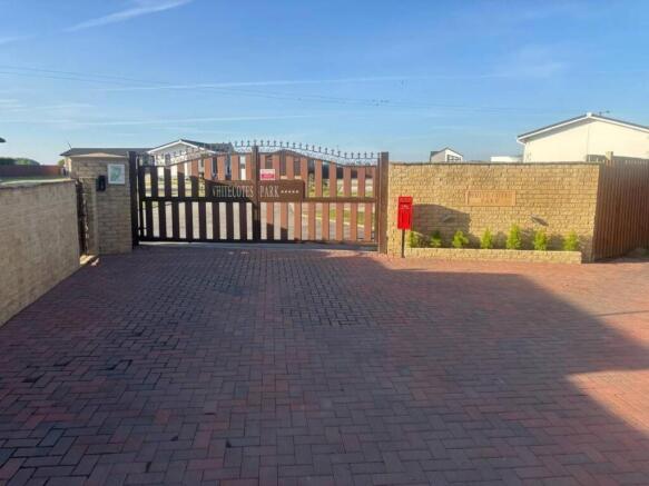 2 bed Park Home for sale Image 12
