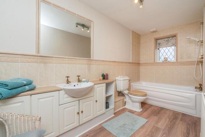 En-Suite To Master B