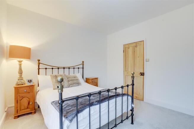 Master Bedroom (2).jpg