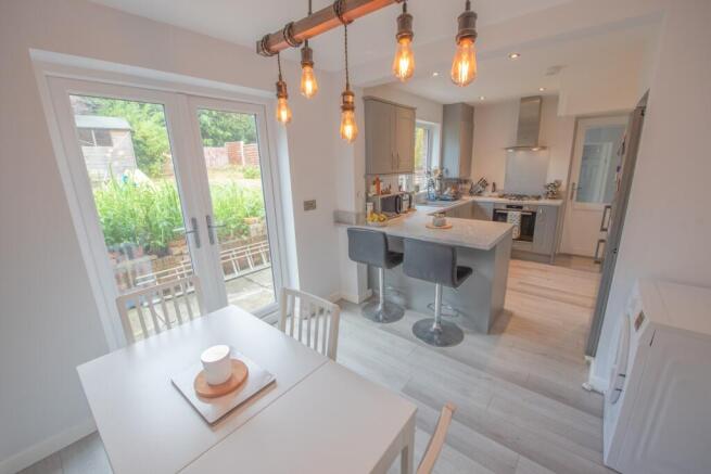 3 bed Semi-Detached for sale Image 8