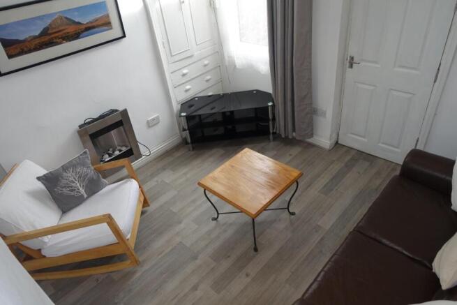 3 bed Terraced to rent Image 4
