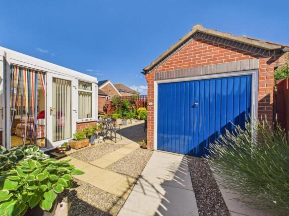 3 bed Detached Bungalow for sale Image 11