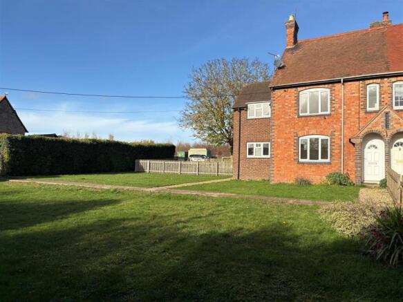13 Littleworth - Front (1).jpg