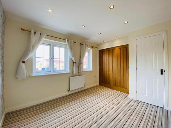 3 bed Town House to rent Image 7