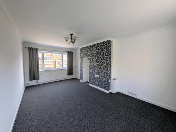 3 bed Terraced to rent Image 6