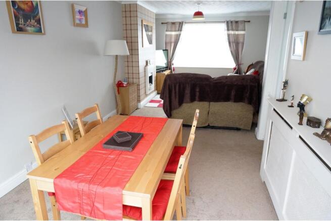 Lounge/Dining Room