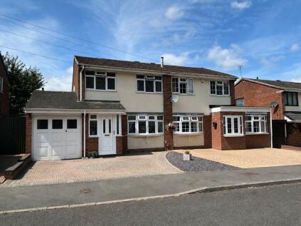 Rose Drive, Clayhanger, Walsall WS8 7EE