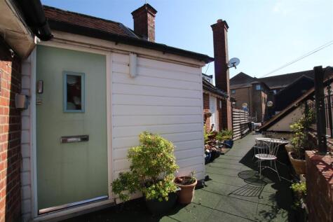 Elm Road, Leatherhead, KT22