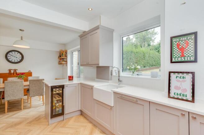 4 bed Semi-Detached for sale Image 5