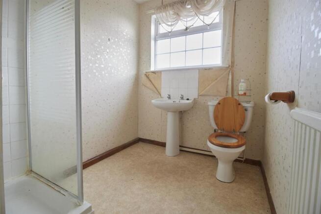 Shower Room (previously Bedroom 3)