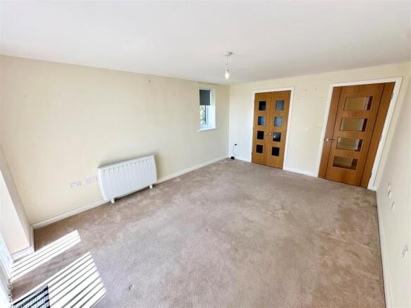 2 bed Apartment for sale Image 6