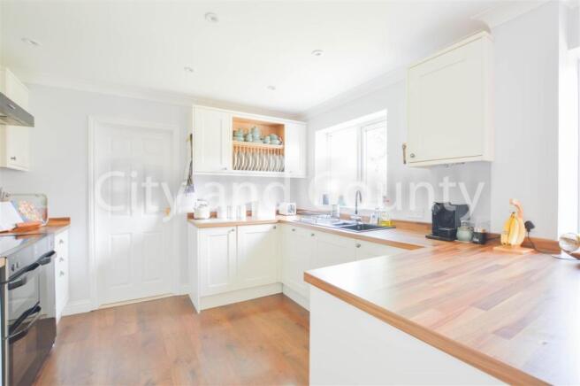 kitchen area.jpg