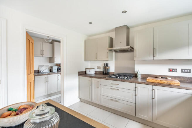 4 bed Detached for sale Image 6