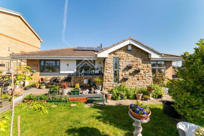 3 bed Detached Bungalow for sale Image 9