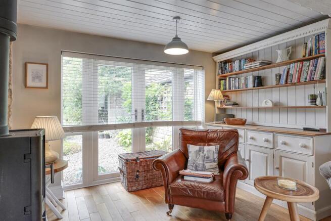 3 bed Semi-Detached for sale Image 10
