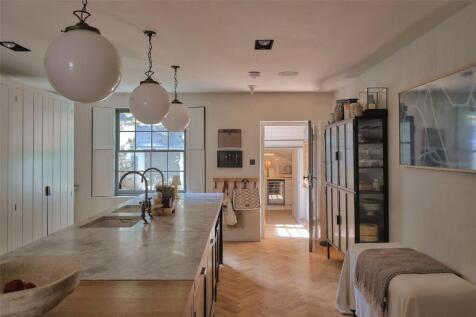 Liverpool Road, Barnsbury, Islington, London, N1