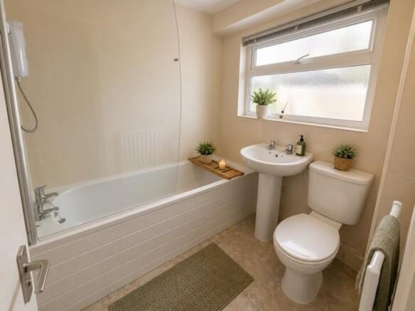 Bathroom Photo - Maisonette 158 Upper Lewes Road M