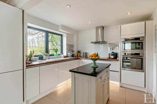 8590702-interiorw...