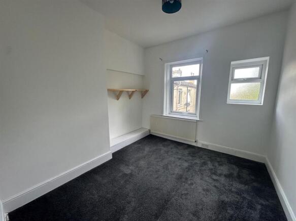 3 bed Terraced to rent Image 6