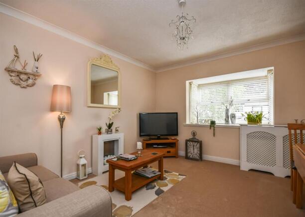Flat 14 Maypole Court-7.jpg