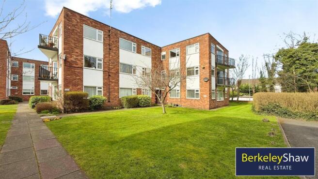2-bed flat on Nicholas Road, Blundellsands, £160,000