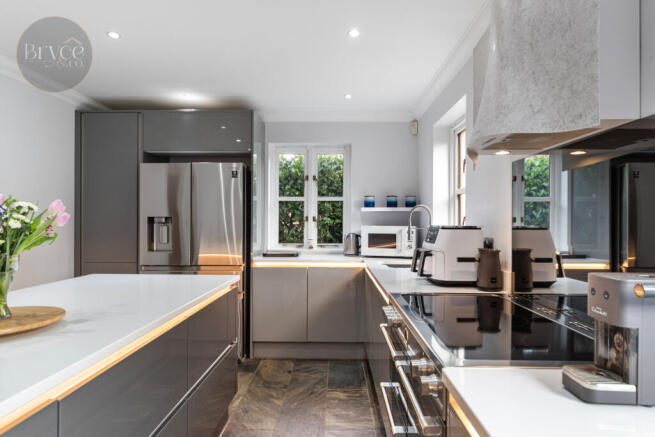 Haylett Lodge  -13