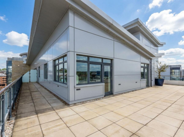 2 bed Penthouse for sale Image 2