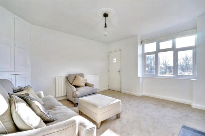 Lounge/Sitting Room