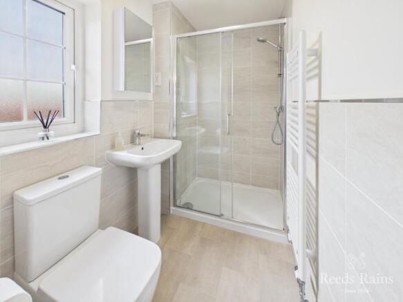 4 bed Detached for sale Image 5