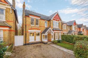18, Hamilton Road, Ealing W5 2EH