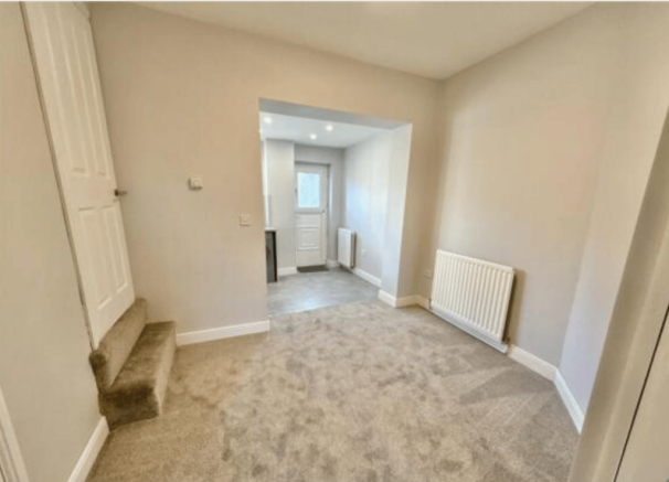 2 bed Terraced to rent Image 4