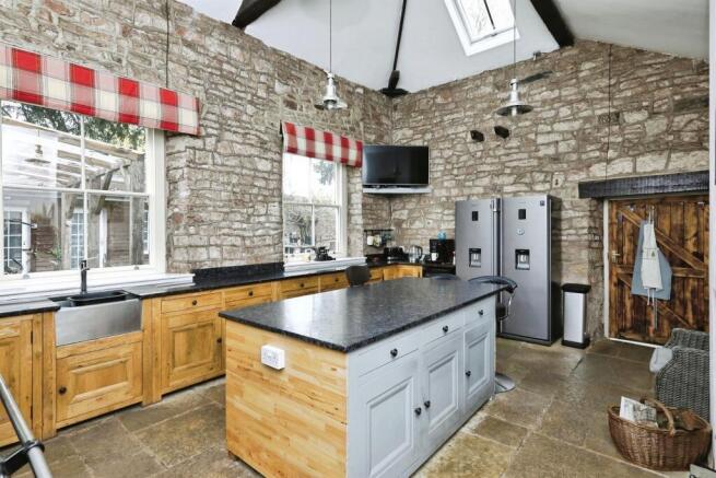 4 bed Character Property for sale Image 4