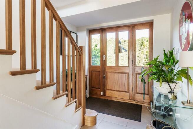 house. Partnership Shere