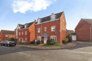 11, Crab Apple Grove, Nottingham NG15 7ET