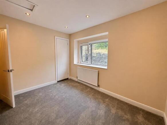 2 bed Terraced for sale Image 7