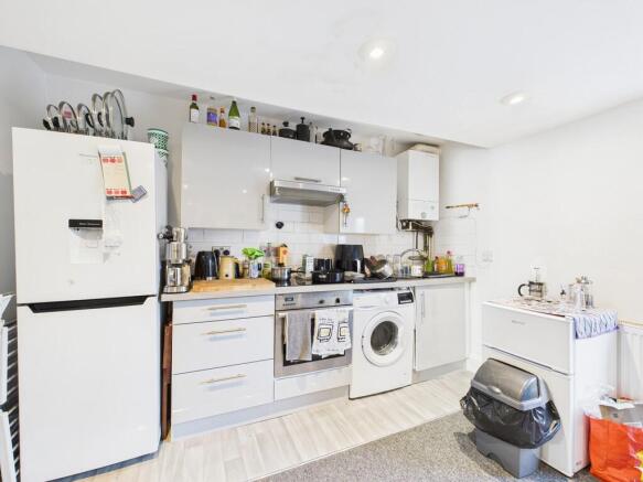 CAM04693G0-PR0081...