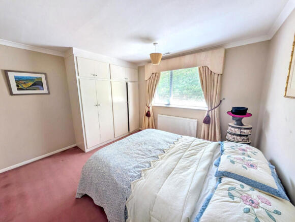 4 bed Detached for sale Image 11