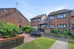 10, Bladon Gardens, Harrow HA2 7BA