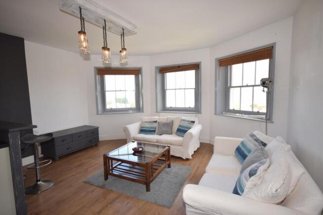 LIVING ROOM.JPG