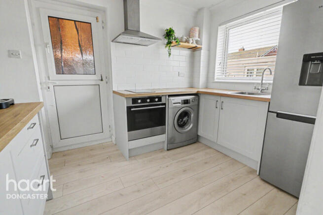 3 bed Semi-Detached for sale Image 9