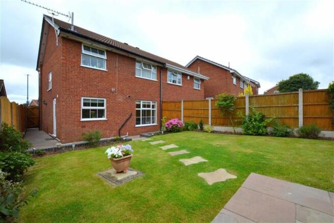REAR ENCLOSED GARDEN
