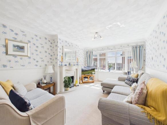 3 bed Semi-Detached for sale Image 4