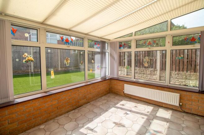 4 bed Detached to rent Image 9