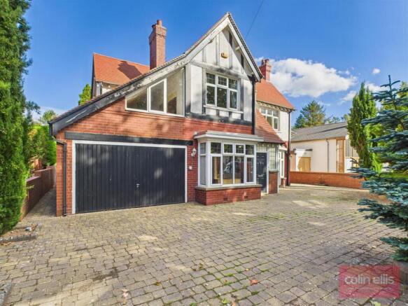 4 bed Detached for sale Image 5