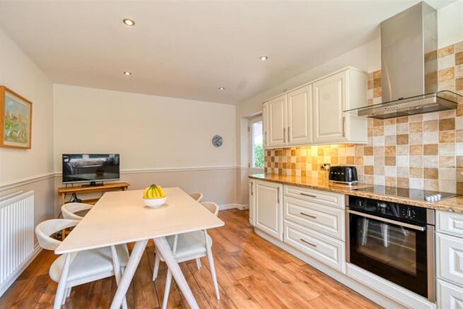 1 Ruthall Close-19.jpg