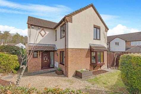 Larkwood Close, Kettering, North Northamptonshire