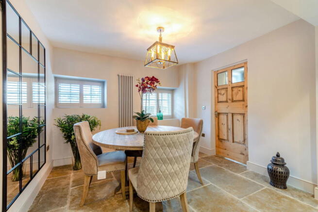 4 bed Cottage to rent Image 8