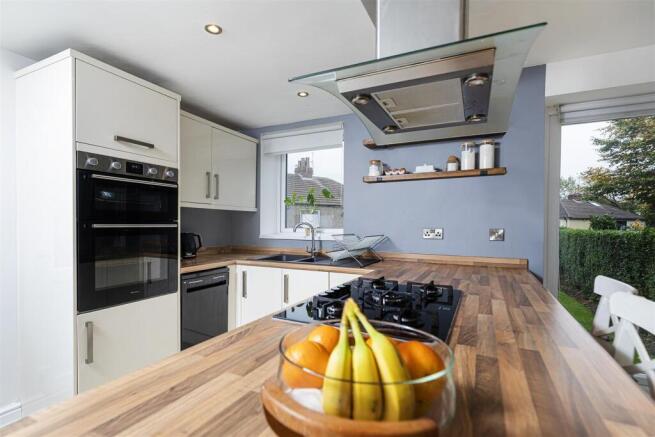3 bed Semi-Detached for sale Image 7