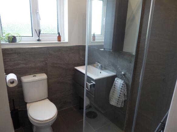 Shower Room 49 Cockpit hill.JPG