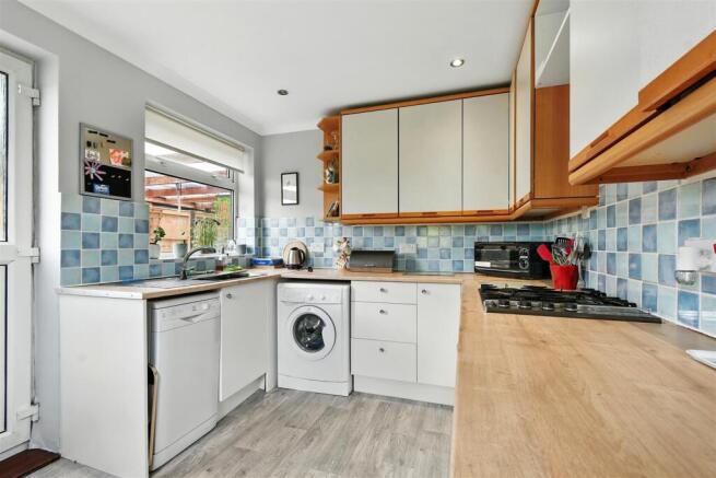 3 bed Semi-Detached Bungalow for sale Image 4